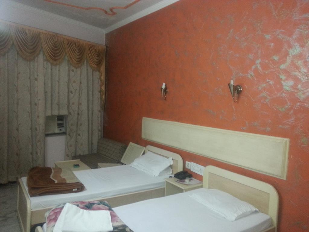 Hotel Royale Paradise Noida Cameră foto