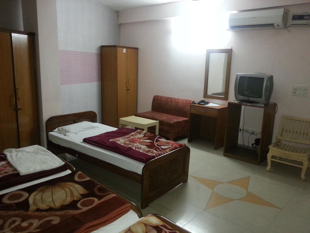 Hotel Royale Paradise Noida Cameră foto